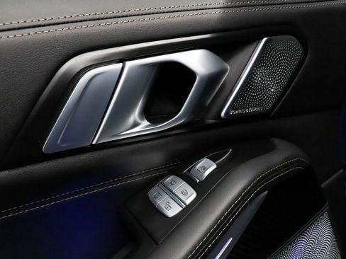 Used 2025 BMW X7 M60i image 17