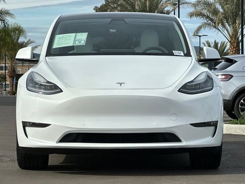 Used 2021 Tesla Model Y Long Range image 9