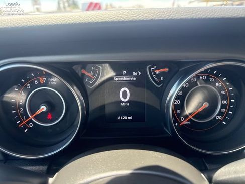 Used 2022 Jeep Wrangler Sport AWD/4WD image 16