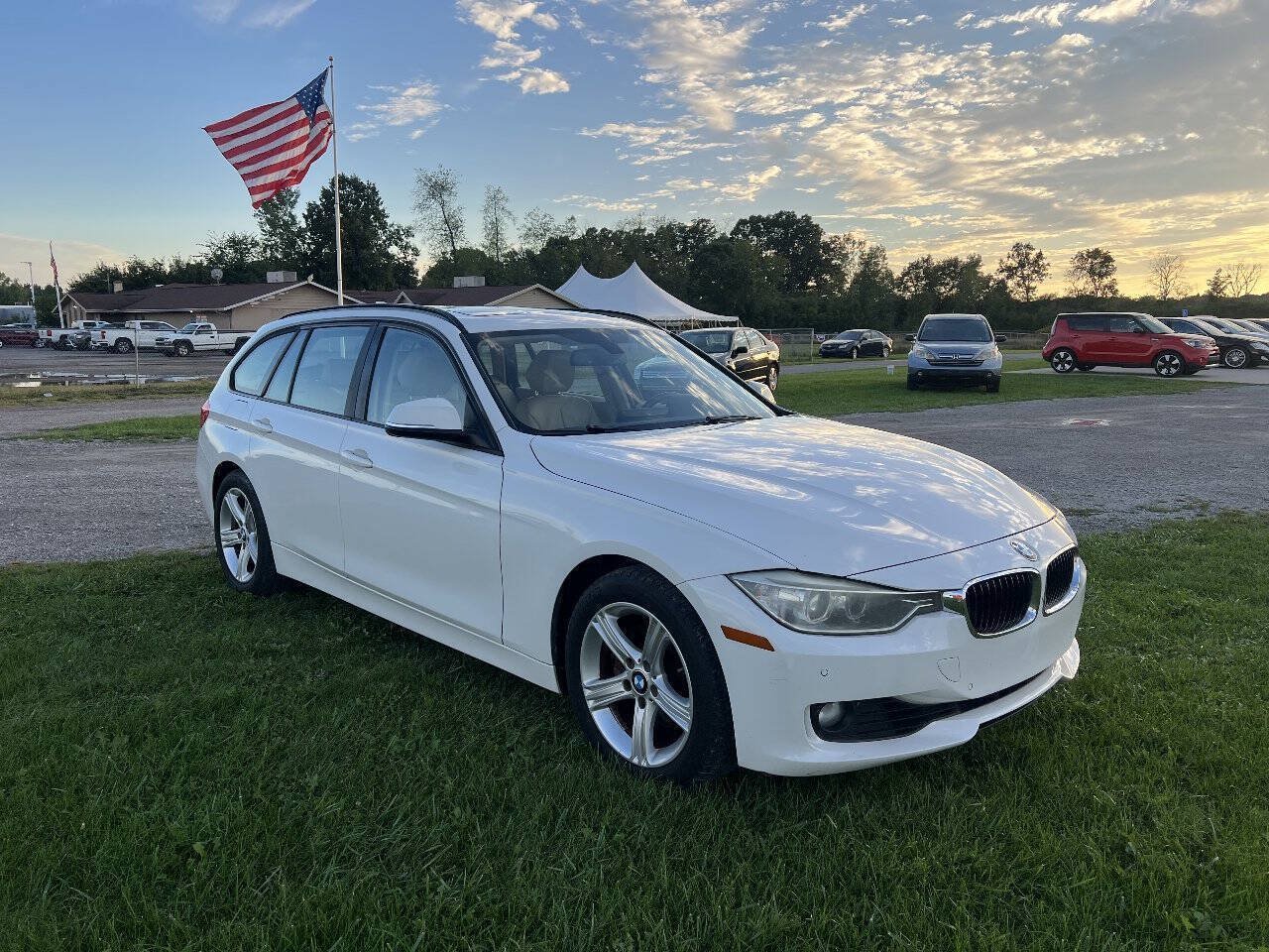 Used 2014 BMW 328i xDrive Wagon AWD/4WD image 2