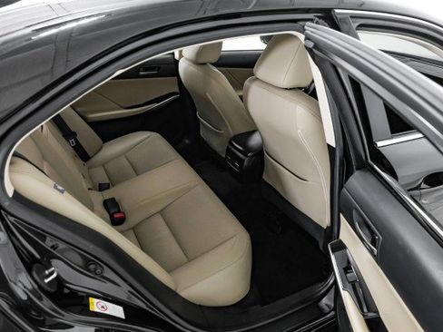 Used 2018 Lexus IS 300 AWD w/ Comfort Package image 38