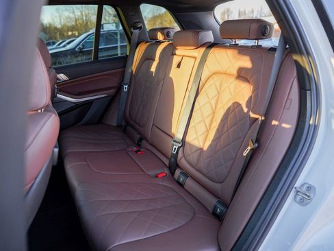 Used 2023 BMW X5 xDrive45e w/ M Sport Package image 32