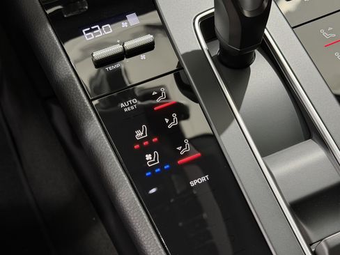 New 2026 Porsche Macan image 37