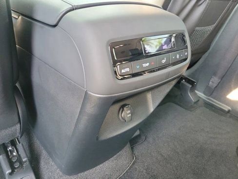 Used 2025 Hyundai Palisade SEL FWD image 17