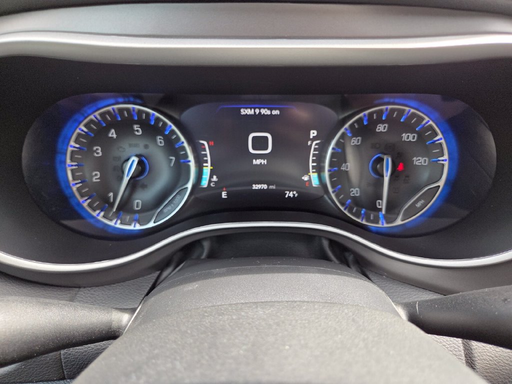 Used 2025 Chrysler Pacifica Select FWD image 37
