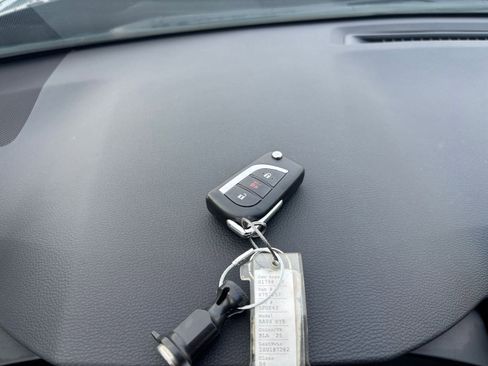 Used 2025 Toyota RAV4 LE image 21