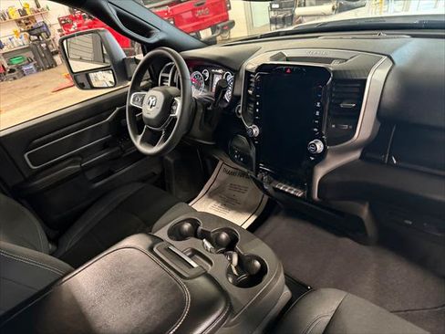 Certified 2025 RAM 2500 Big Horn AWD/4WD image 15