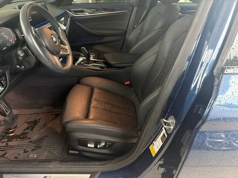 Used 2022 BMW 530i w/ M Sport Package RWD image 5