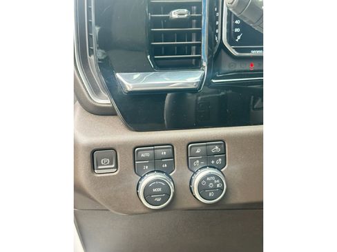 Used 2024 GMC Sierra 1500 SLT w/ SLT Premium Plus Package image 10