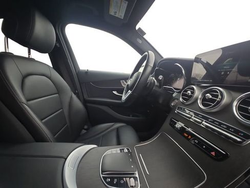 Used 2022 Mercedes-Benz GLC 300 4MATIC image 16