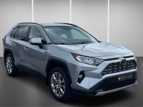 Used 2019 Toyota RAV4 Limited w/ Advanced Technology Package AWD/4WD image 2