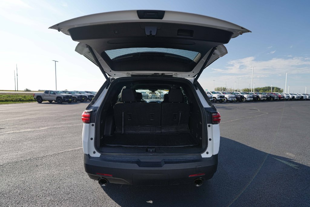 Used 2023 Chevrolet Traverse LT w/ LPO, Floor Liner Package AWD/4WD image 15