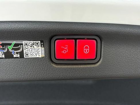 Certified 2026 Mercedes-Benz C 300 Sedan image 31