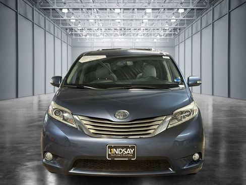 Used 2017 Toyota Sienna Limited Premium AWD/4WD image 8