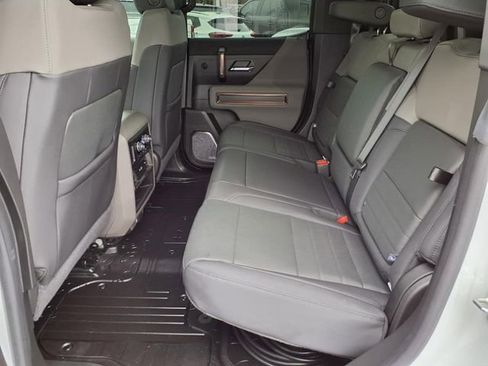 Used 2025 GMC Hummer EV 2X image 9