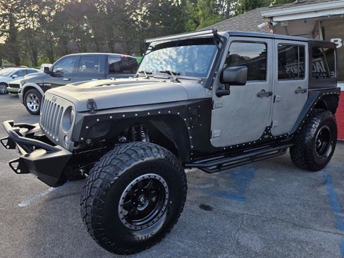 Used 2015 Jeep Wrangler Unlimited Sport AWD/4WD image 3
