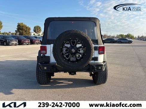 Used 2016 Jeep Wrangler Unlimited Sport w/ Connectivity Group image 5