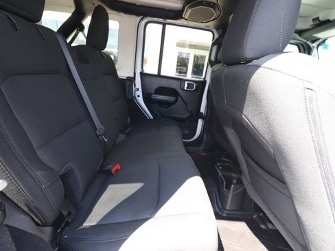 Used 2022 Jeep Wrangler Unlimited Sport image 25