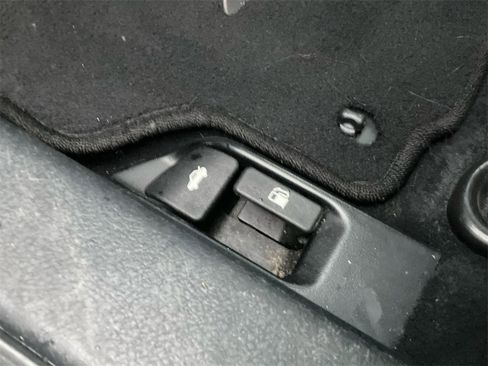 Used 2017 Toyota Camry XLE image 31