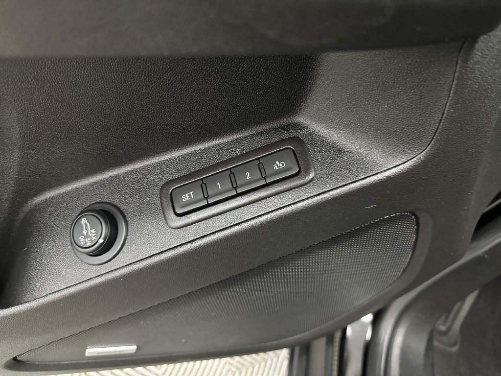 Used 2021 Chevrolet Equinox Premier FWD image 12
