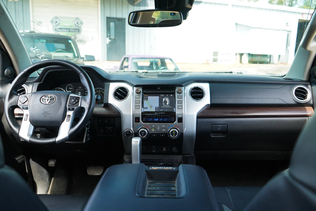 Used 2018 Toyota Tundra Limited w/ Limited Premium Package AWD/4WD image 10