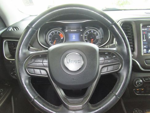 Used 2019 Jeep Cherokee Trailhawk w/ Comfort/Convenience Group AWD/4WD image 28