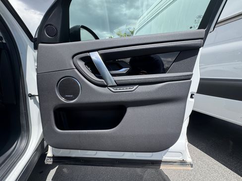 Used 2020 Land Rover Discovery Sport AWD/4WD image 32