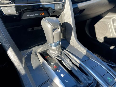 Used 2018 Honda Civic Touring image 44