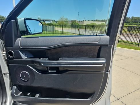 Used 2019 Ford Expedition Max Limited RWD image 22