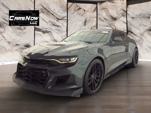 Used 2019 Chevrolet Camaro SS RWD image 3