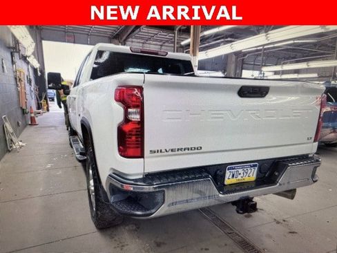 Used 2023 Chevrolet Silverado 2500 LT w/ Convenience Package image 7