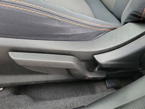 Used 2020 Subaru Crosstrek 2.0i Premium w/ Moonroof Package 1 image 17