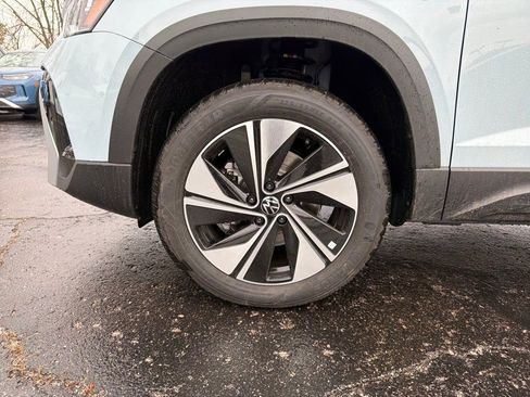 New 2026 Volkswagen Taos SE AWD/4WD image 30