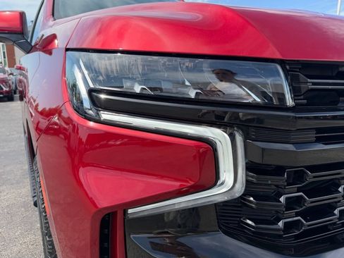 Used 2023 Chevrolet Tahoe Z71 w/ Luxury Package AWD/4WD image 5