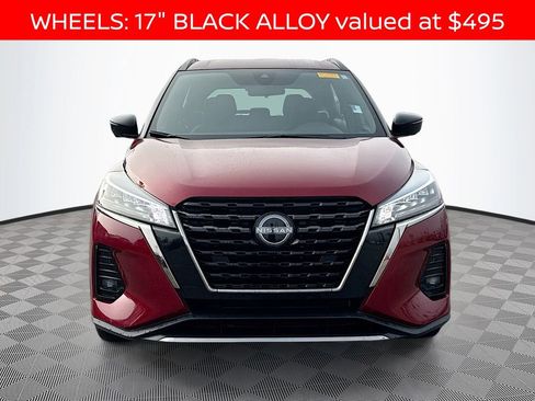 Used 2022 Nissan Kicks SR image 2