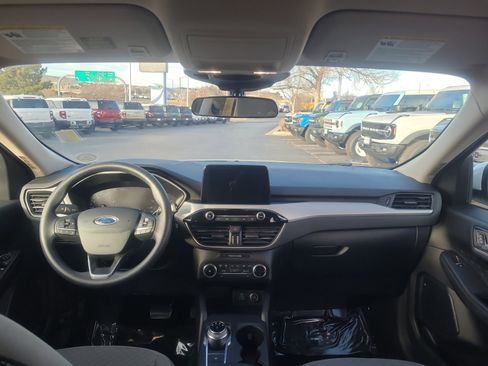 Used 2020 Ford Escape SE image 19