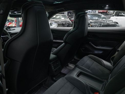 Used 2022 Porsche Taycan GTS AWD/4WD image 41