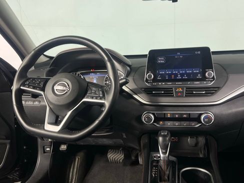 Used 2025 Nissan Altima 2.5 SR image 13