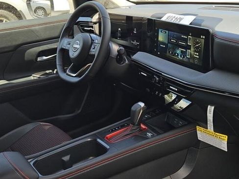 New 2025 Nissan Kicks SR w/ Illumination Package image 8