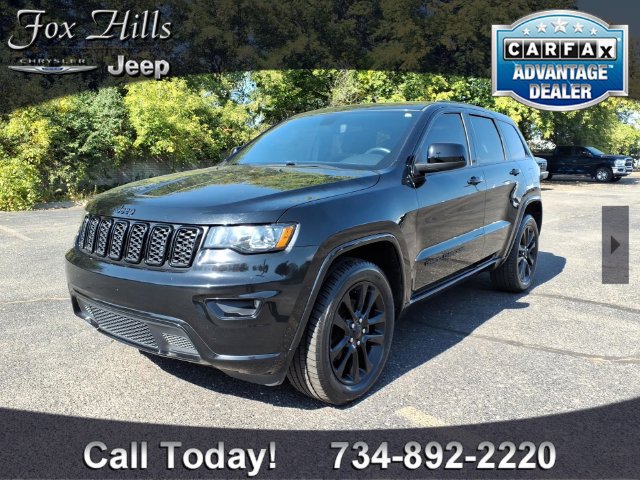 Used 2018 Jeep Grand Cherokee Altitude AWD/4WD image 3