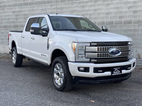 Used 2018 Ford F250 Platinum w/ Platinum Ultimate Package image 2
