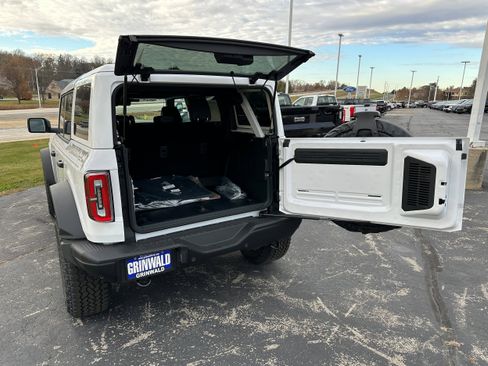 New 2025 Ford Bronco Badlands w/ Sasquatch Package AWD/4WD image 29