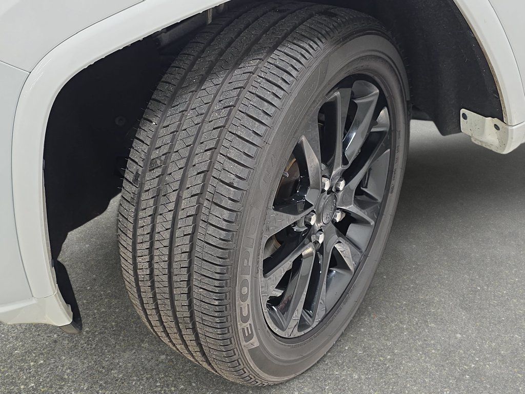 Used 2018 Jeep Grand Cherokee Altitude AWD/4WD image 30