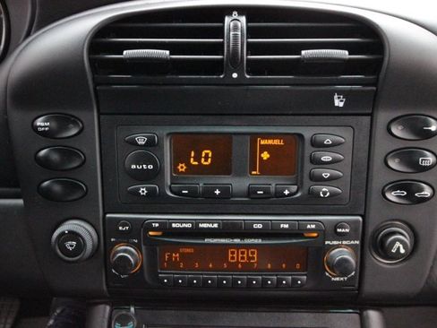 Used 2004 Porsche 911 Carrera 4S image 31