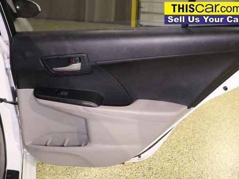 Used 2014 Toyota Camry LE image 23