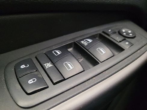 Used 2019 Jeep Cherokee Latitude w/ Popular Appearance Group FWD image 27