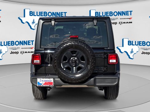 Used 2026 Jeep Wrangler Sport AWD/4WD image 6