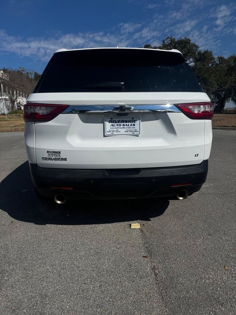 Used 2019 Chevrolet Traverse LT w/ LT Premium Package FWD image 4