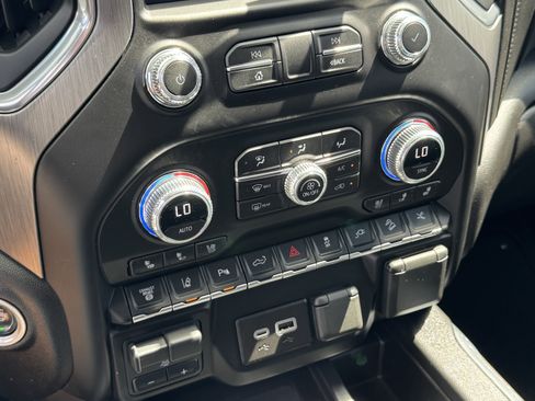 Used 2023 GMC Sierra 3500 Denali w/ Denali Black Diamond Edition image 20