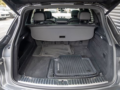 Certified 2021 Porsche Cayenne image 19